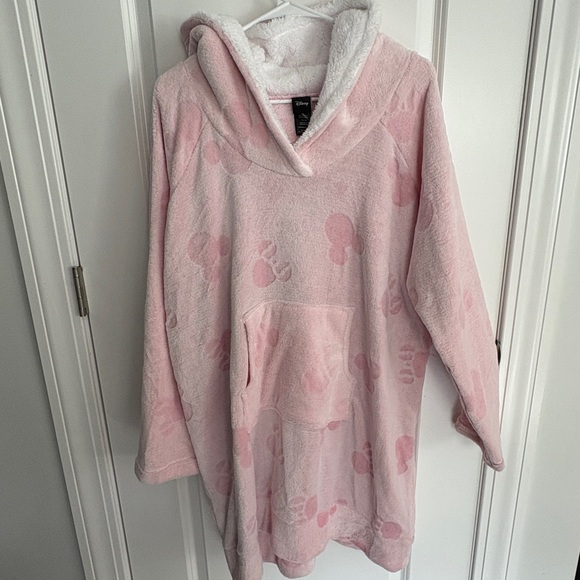 NWT- Disney Minnie & Mickey faux fur hooded pullover lounge/robe, pink- size xxl - Picture 2 of 9